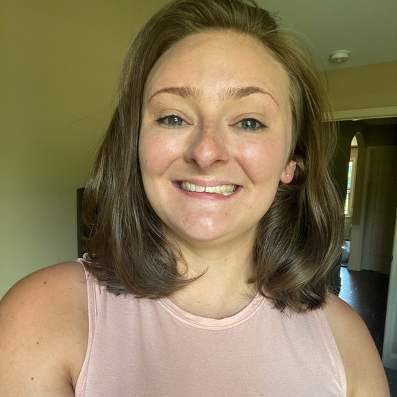 Meet your Posher, Megan - Picture 3 of 3